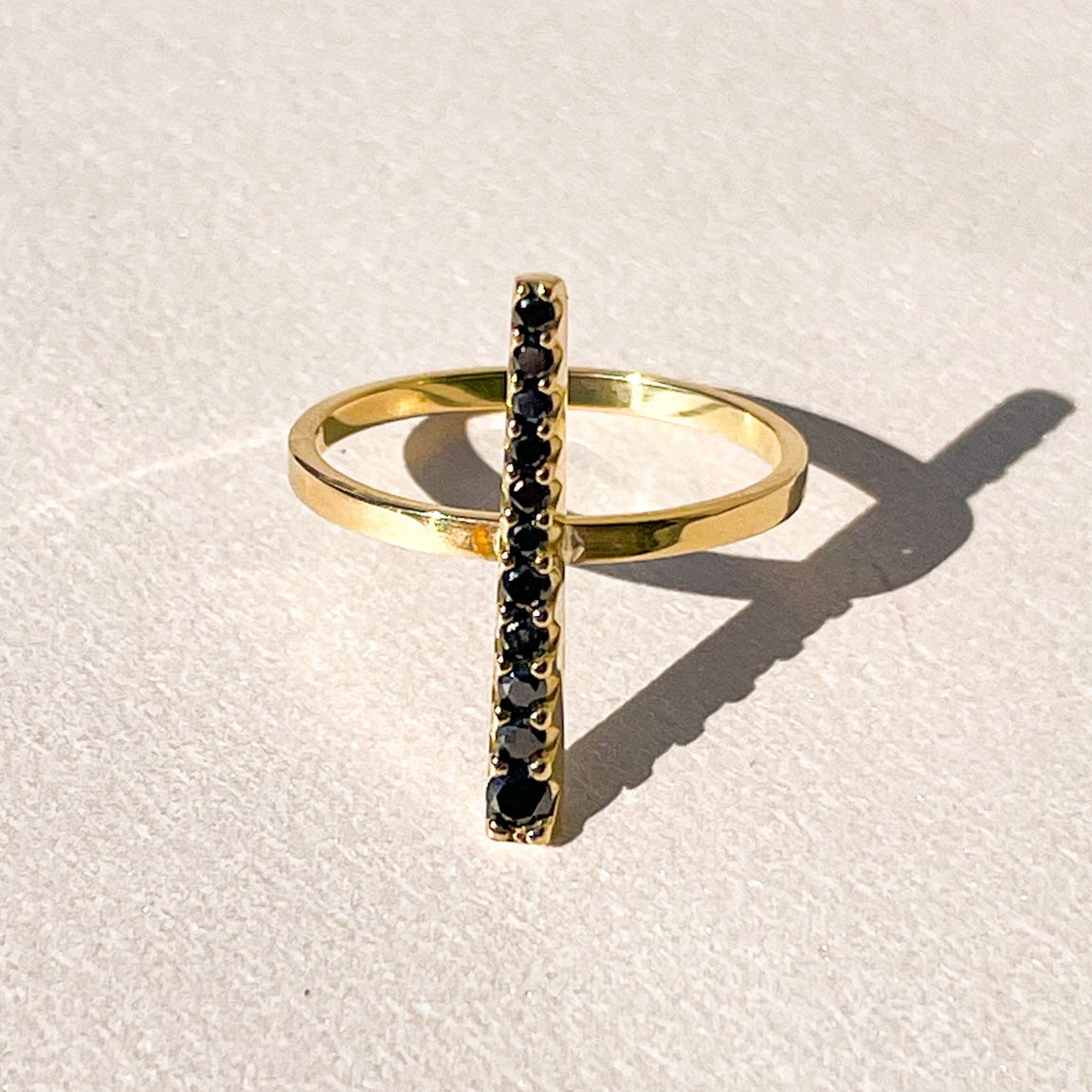 Anel de Ouro Fio Diamantes Negros