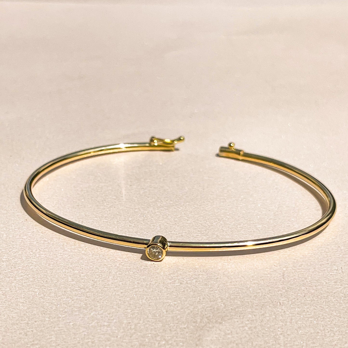 Bracelete de Ouro Solitário N. 12