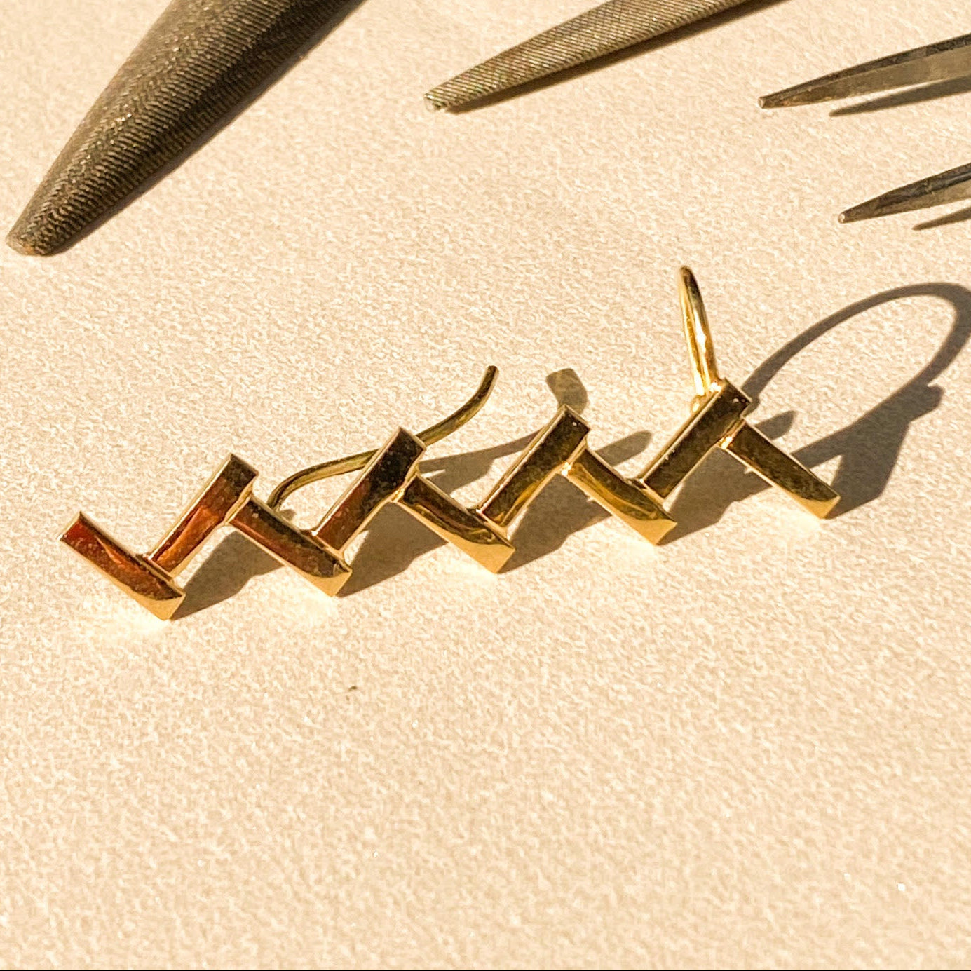Earcuff de Ouro Montage