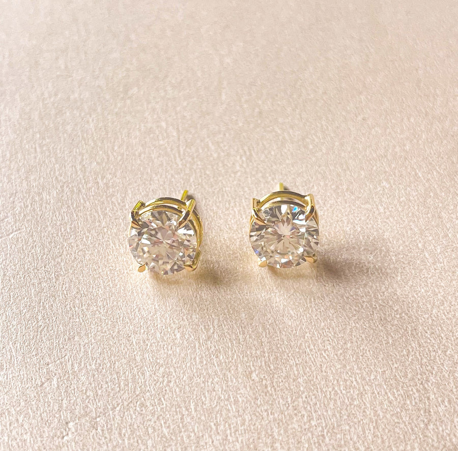 Brincos de Ouro Ponto de Luz Moissanite